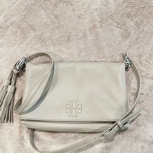Tory Burch Thea Medium/Large Foldover Crossbody Clutch( French Gray)
